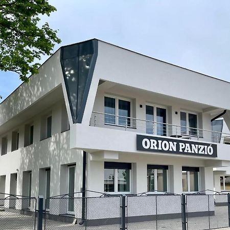 Orion Panzio Acomodação com café da manhã Hajdúszoboszló Exterior foto