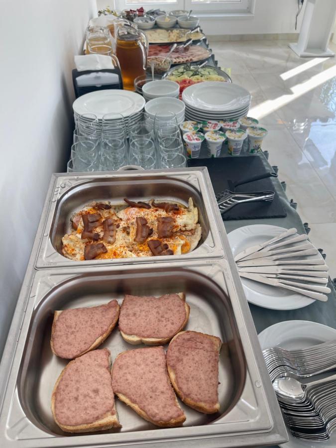 Orion Panzio Acomodação com café da manhã Hajdúszoboszló Exterior foto