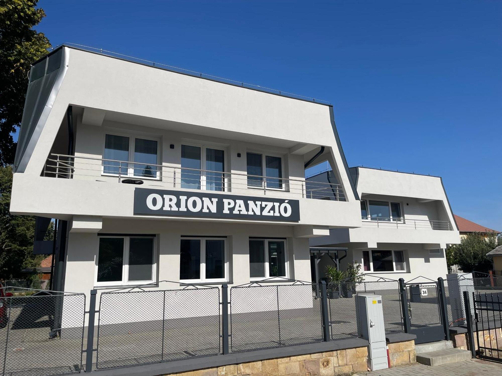 Orion Panzio Acomodação com café da manhã Hajdúszoboszló Exterior foto